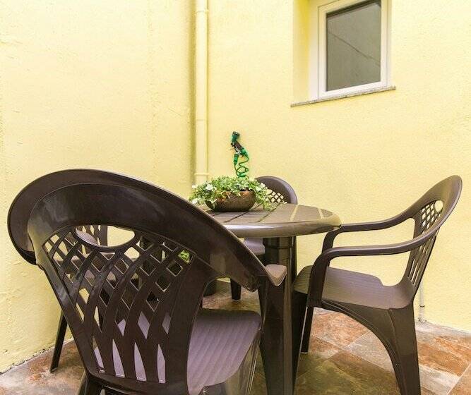 Дом 3 Спальни, Casa Carla