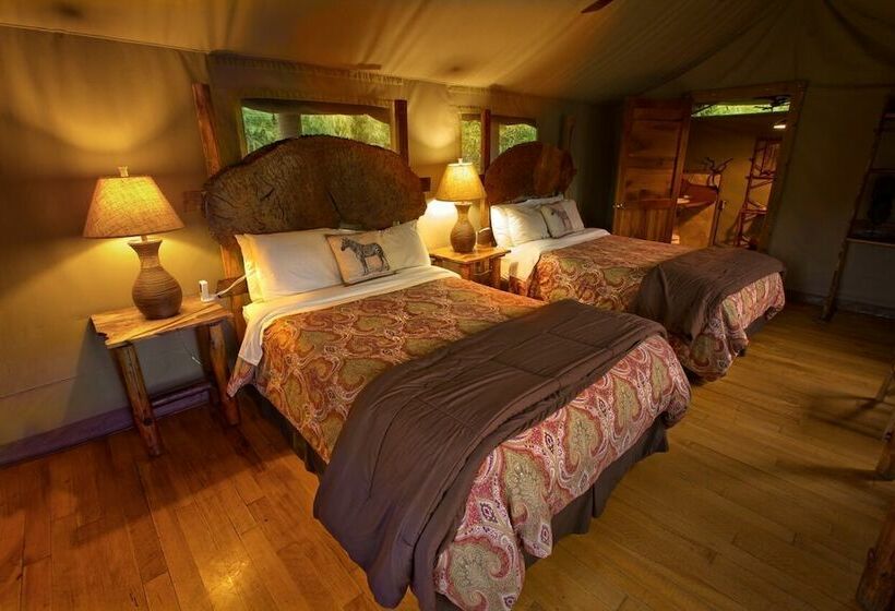 كوخ ديلوكس, Safari West