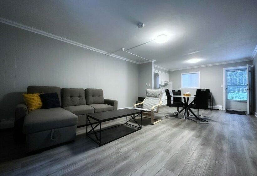 جناح ديلوكس, Pinedale Inn