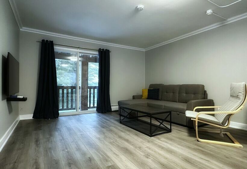 جناح ديلوكس, Pinedale Inn