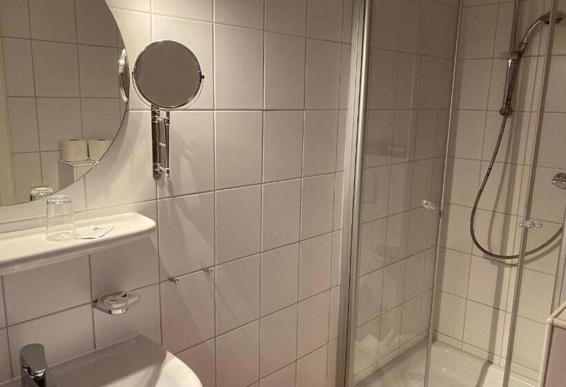 Camera Standard, Gästehaus Menkenbauer