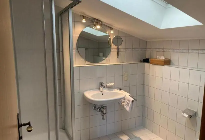 Economy-huone, Gästehaus Menkenbauer Inkl. Chiemgaukarte