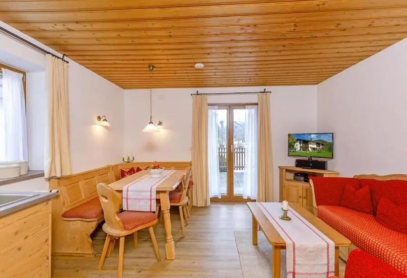Huoneisto 1 Makuuhuone, Gästehaus Menkenbauer Inkl. Chiemgaukarte
