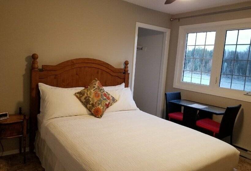 غرفة قياسية سرير مزدوج, Bee 'n Bee Bed N' Breakfast