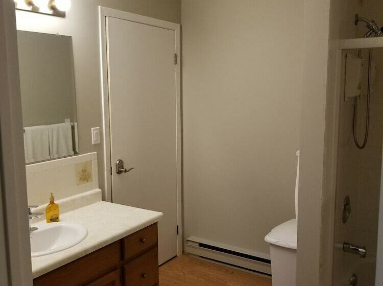 غرفة قياسية سرير مزدوج, Bee 'n Bee Bed N' Breakfast