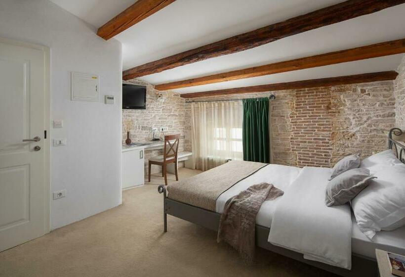 חדר סטנדרט, La Grisa