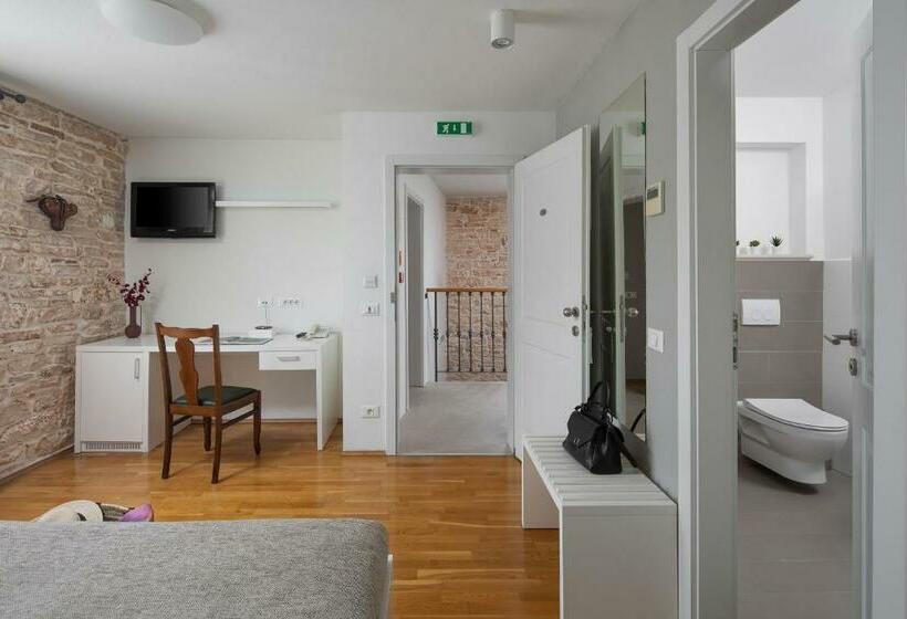 חדר סטנדרט, La Grisa