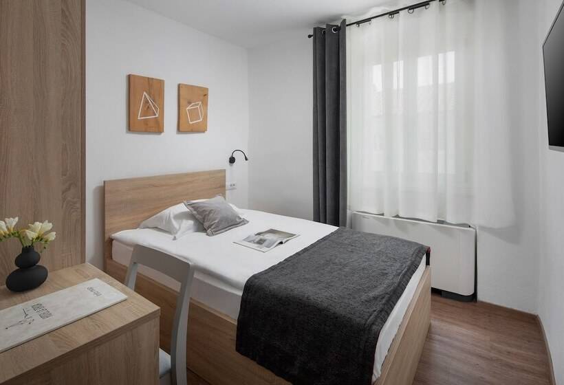 חדר סטנדרט יחיד, La Grisa