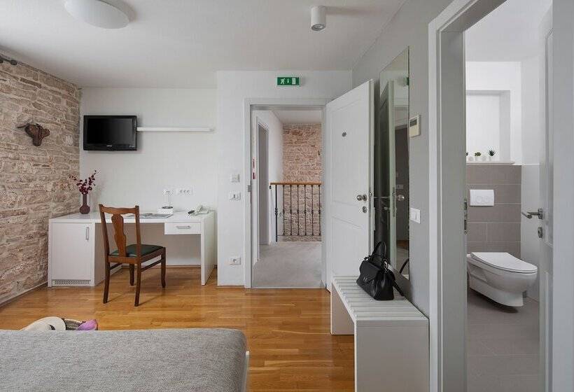 חדר סטנדרט, La Grisa