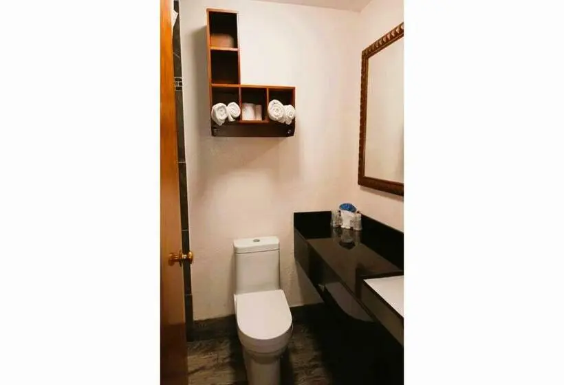 キングサイズベッドのスタンダードルーム, Hometown Inn Lakin