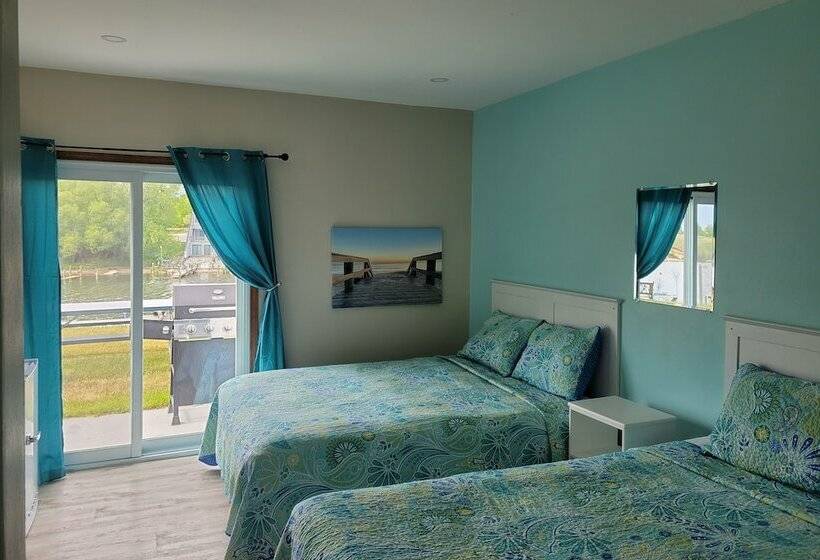 غرفه قياسيه سريرين مزدوجين, Riverside Motel And Marina Manistee