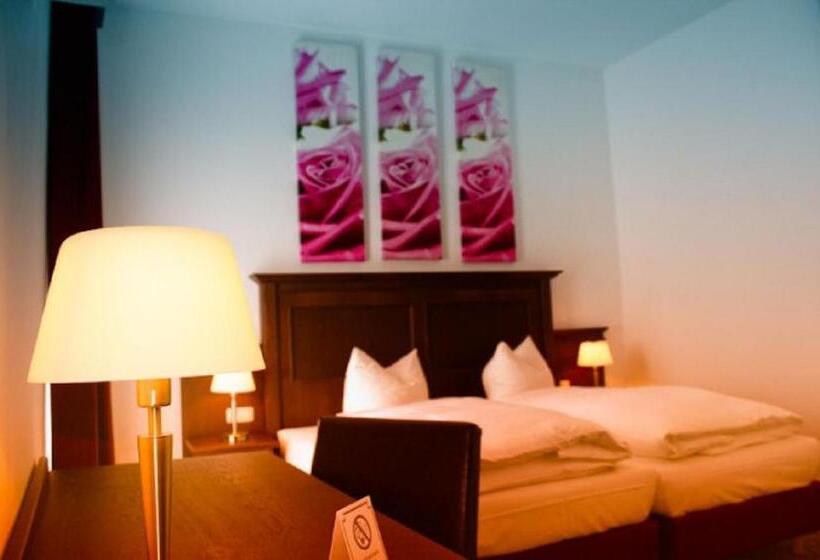 スタンダードルーム, Restaurantcafepension Himmel