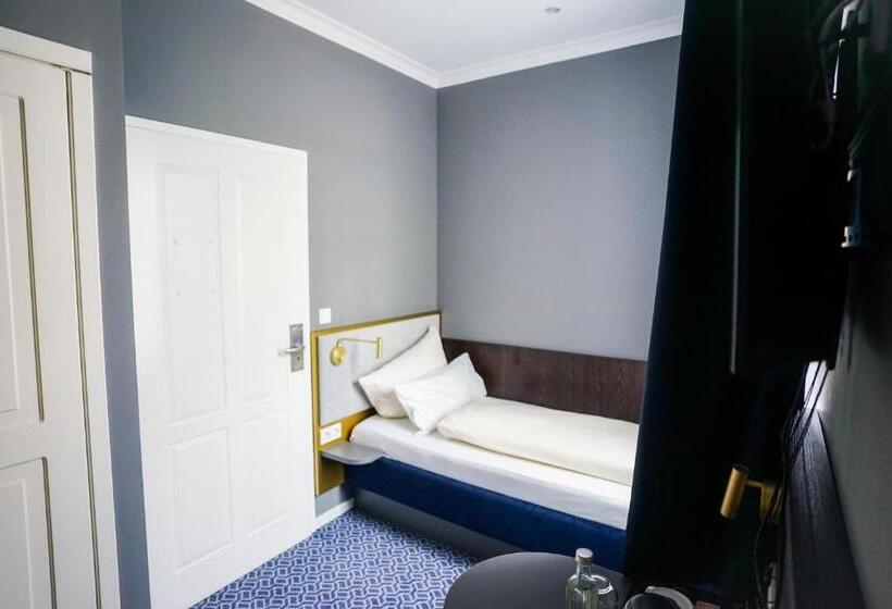 Quarto Basic Individual, Am Schloss Biebrich