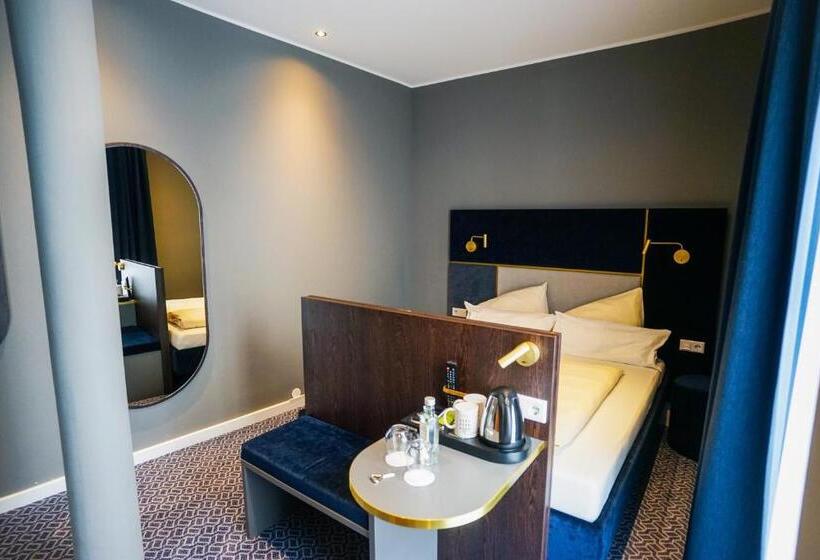 Quarto Basic, Am Schloss Biebrich