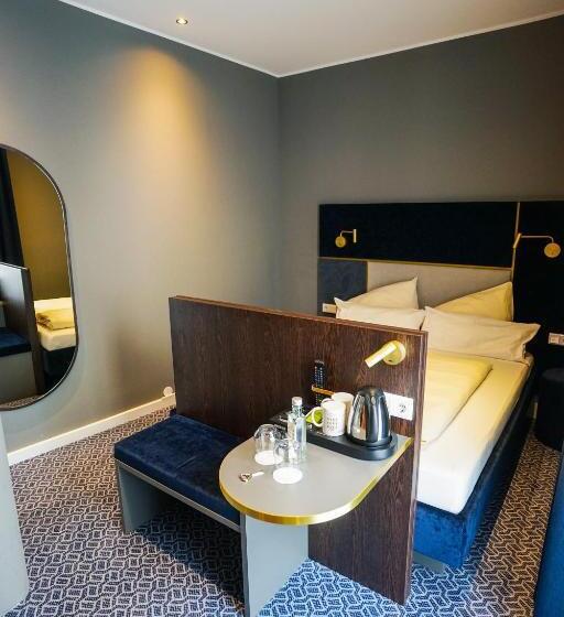 Quarto Basic, Am Schloss Biebrich