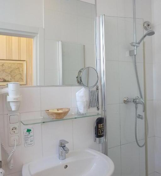 Quarto standart individual, Am Schloss Biebrich