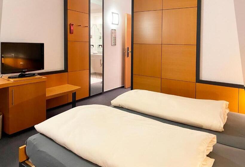 Номер Стандарт, Am Stadtpark