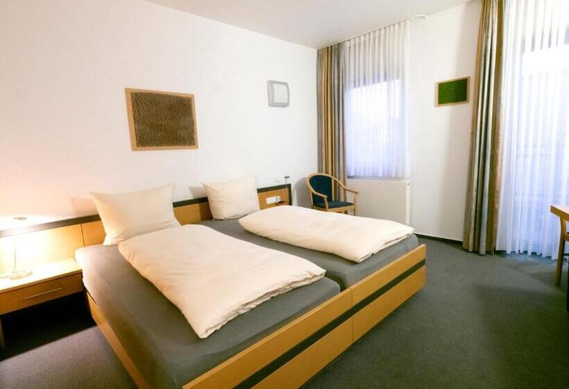 Номер Стандарт, Am Stadtpark