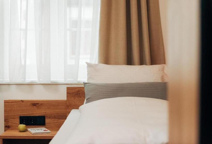 スタンダードシングルルーム, Drei König