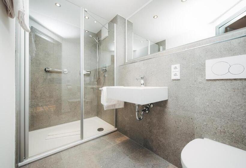 スタンダードルーム, Drei König