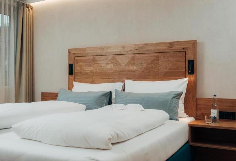 バルコニー付スイート, Drei König