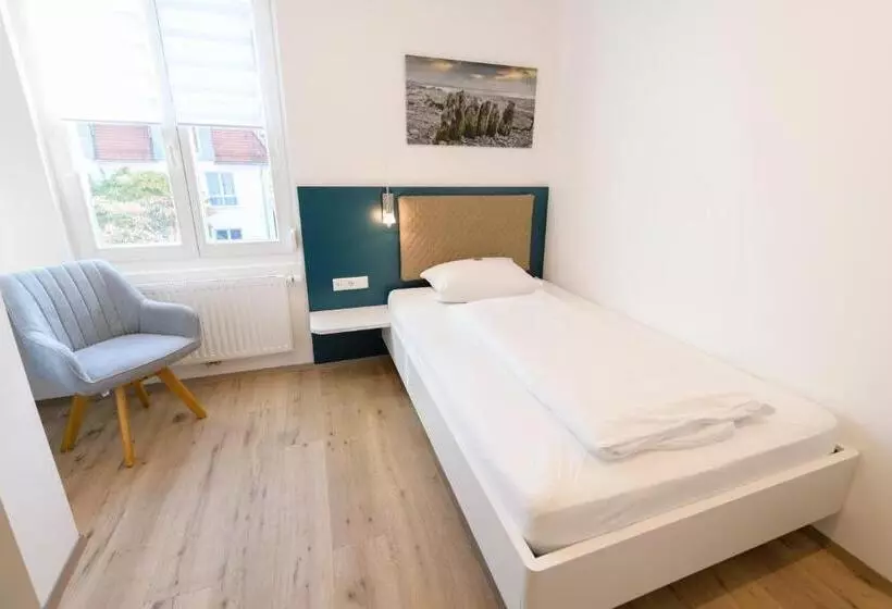 スタンダードシングルルーム, Garni Viktoria