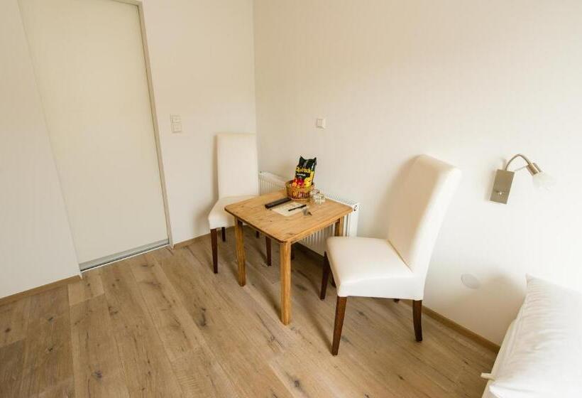 Номер Стандарт, Garni Viktoria