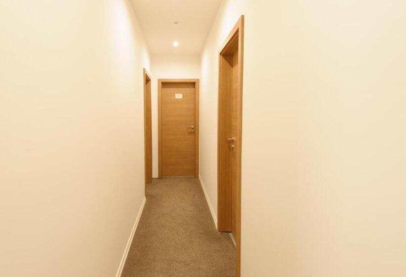 Номер Стандарт, Garni Viktoria