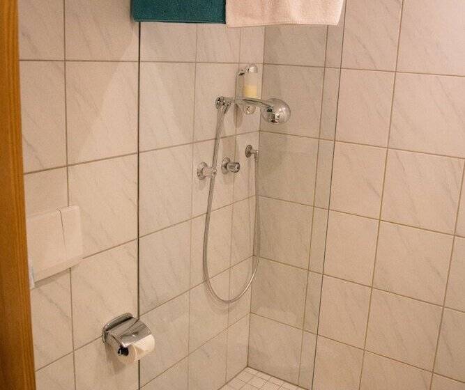 スタンダードトリプルルーム, Gerberhaus