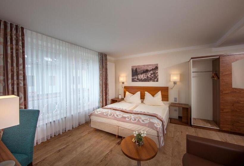 デラックスルーム, Greinwald