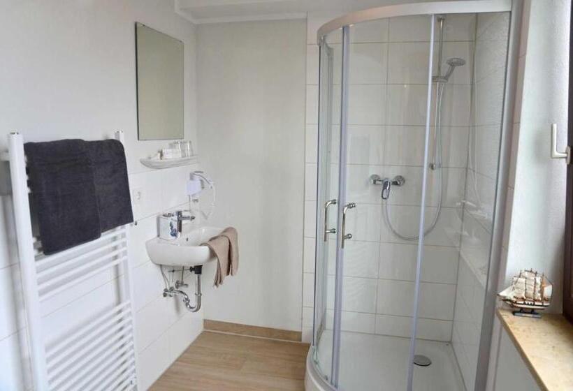 اتاق استاندارد یک نفره, Neptuns Ankerplatz & Zur Seerobbe