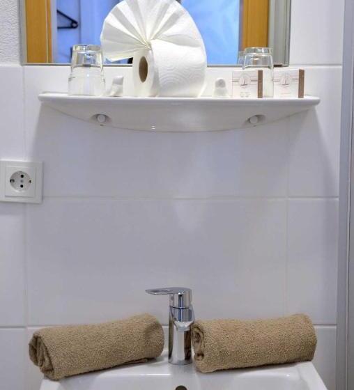 اتاق استاندارد چهار تخته, Neptuns Ankerplatz & Zur Seerobbe