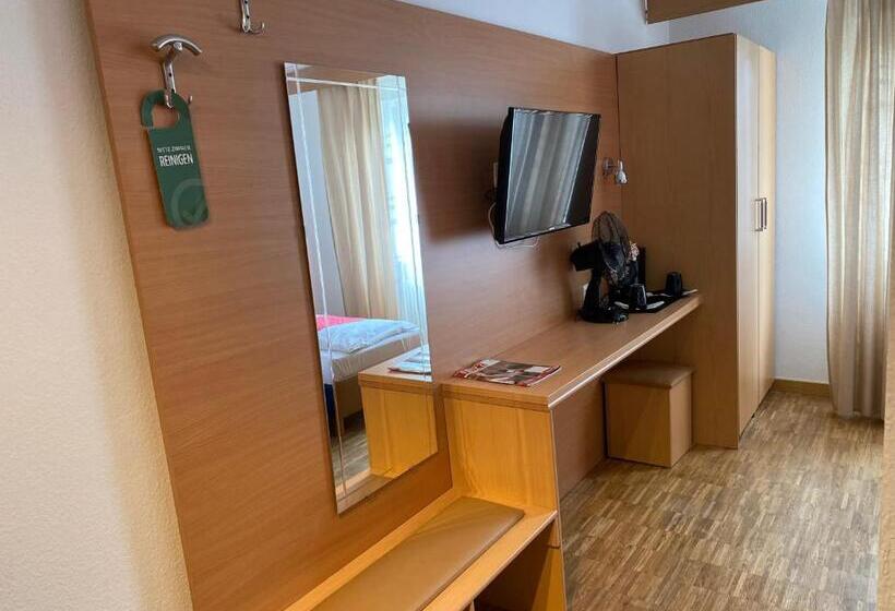 스탠다드 룸, Post