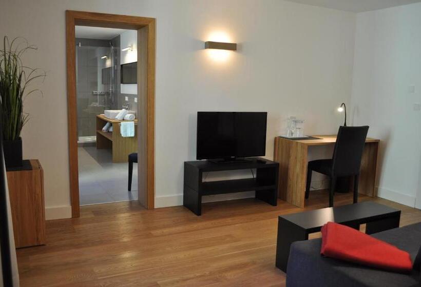 חדר קומפורט, Schloß Ort