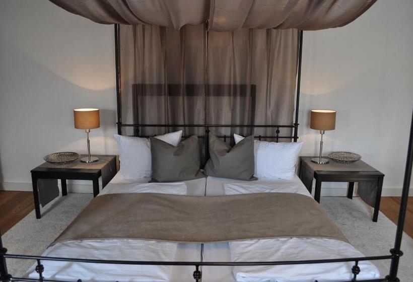 Junior suite with river view, Schloß Ort