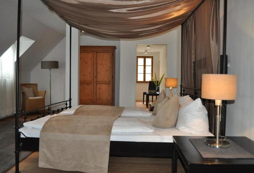 Junior suite with river view, Schloß Ort