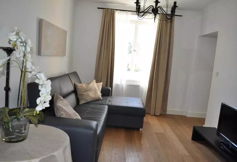 Junior suite with river view, Schloß Ort