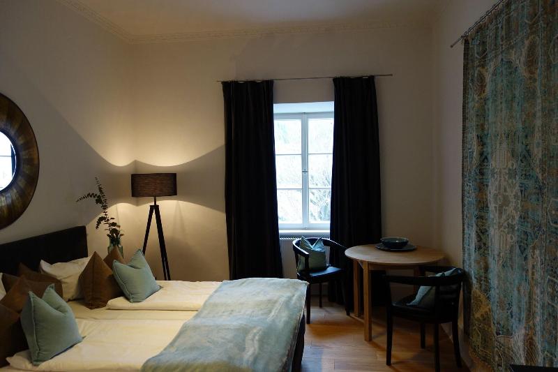 חדר קומפורט, Schloß Ort