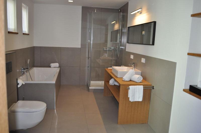 סוויטת ג'וניור, Schloß Ort