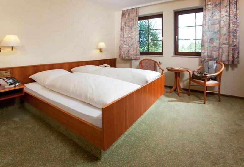 Индивидуальный Номер Классика, Zum Taufstein