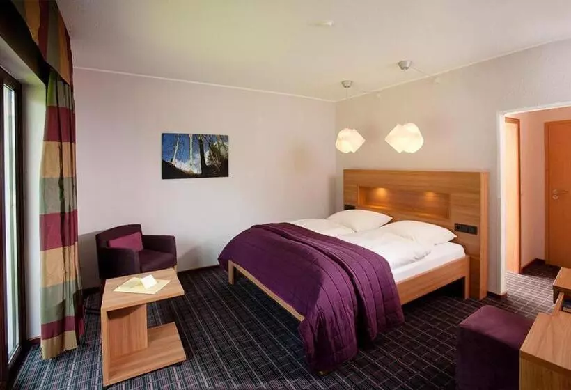 اتاق راحتی, Zum Taufstein