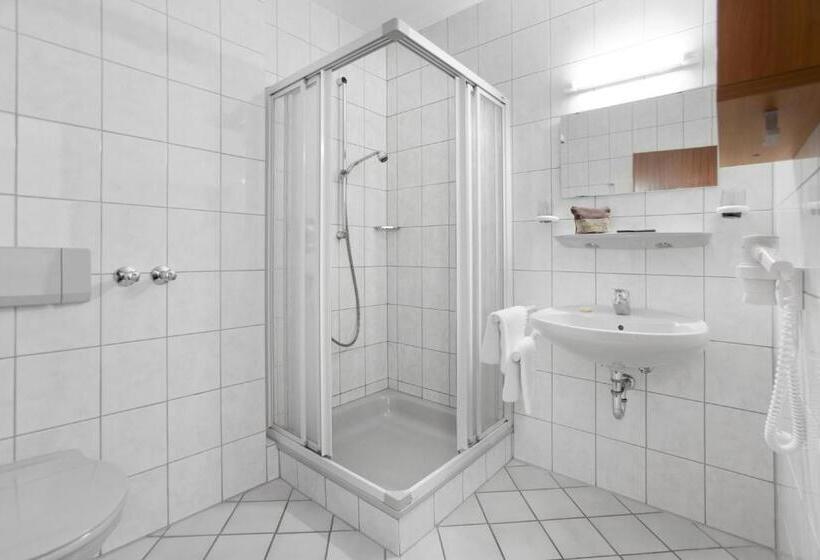 Классический Номер, Zum Taufstein