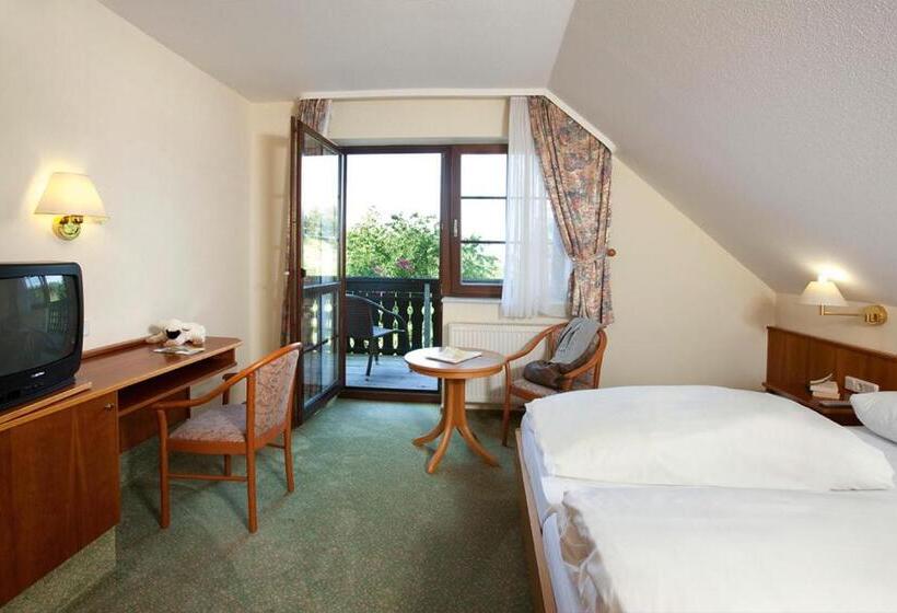 Классический Номер, Zum Taufstein