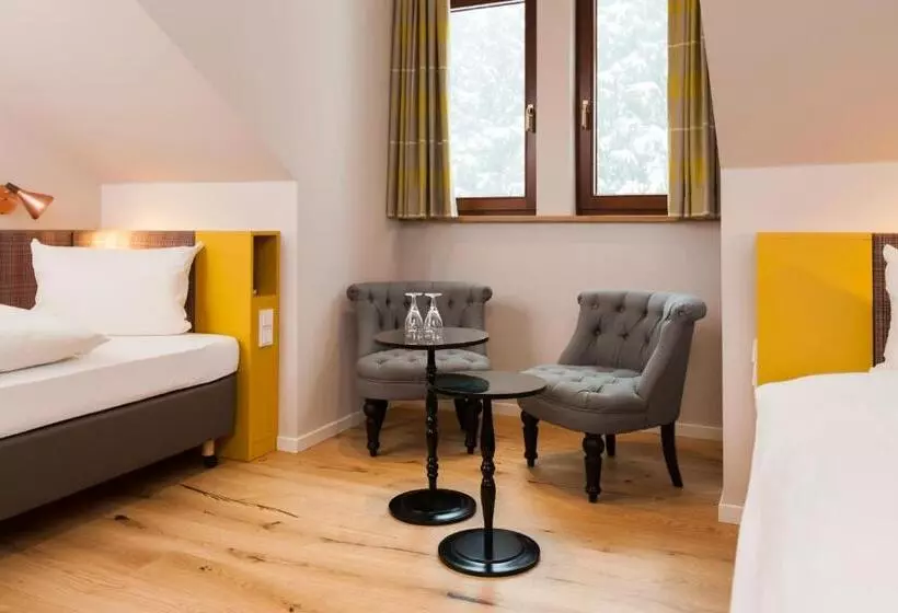 اتاق راحتی یک تخته, Zum Taufstein