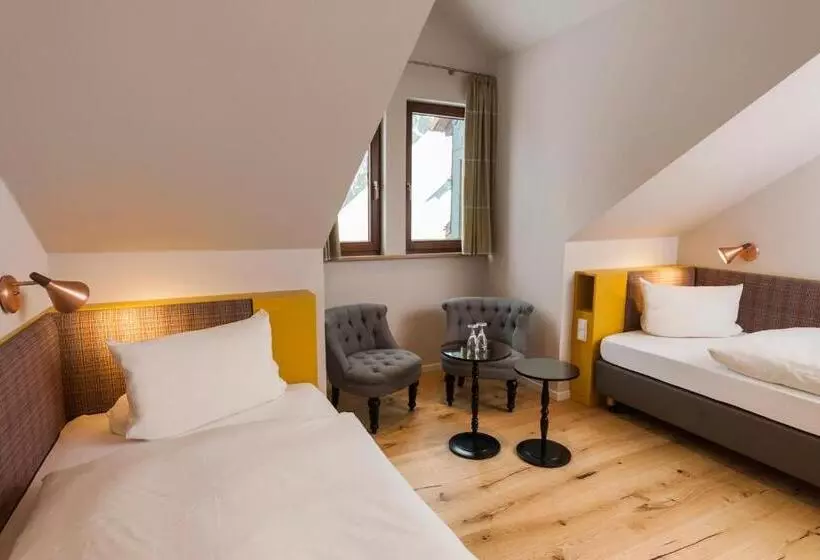 اتاق راحتی یک تخته, Zum Taufstein