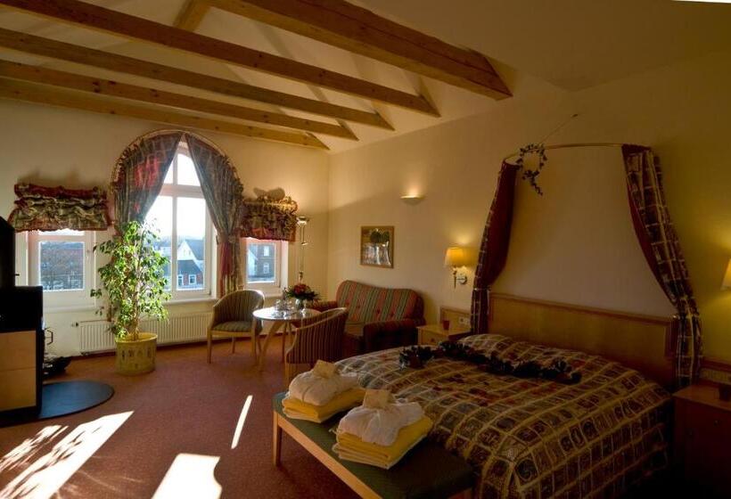 سوییت جونیور, Inselhotel Vierjahreszeiten