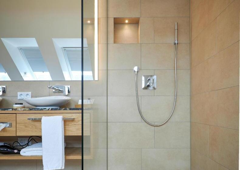 سوییت جونیور, Inselhotel Vierjahreszeiten