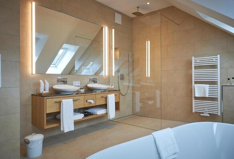 سوییت جونیور, Inselhotel Vierjahreszeiten