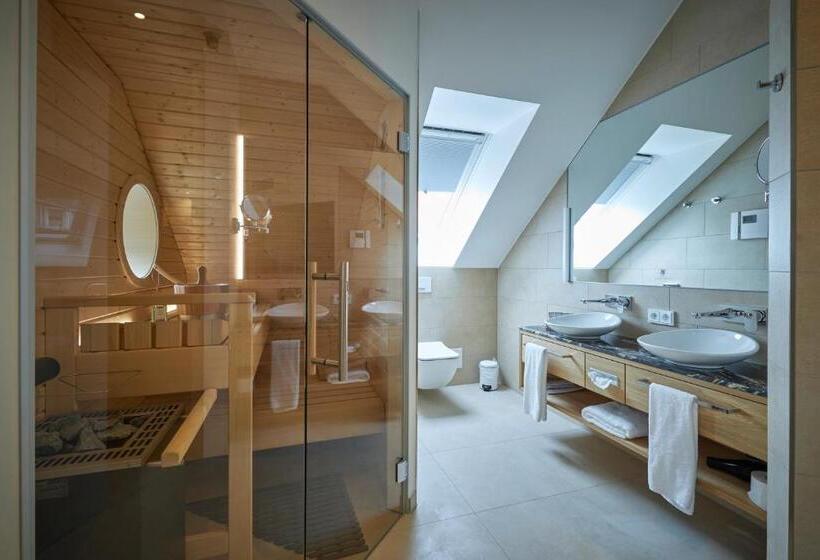 سوییت جونیور, Inselhotel Vierjahreszeiten