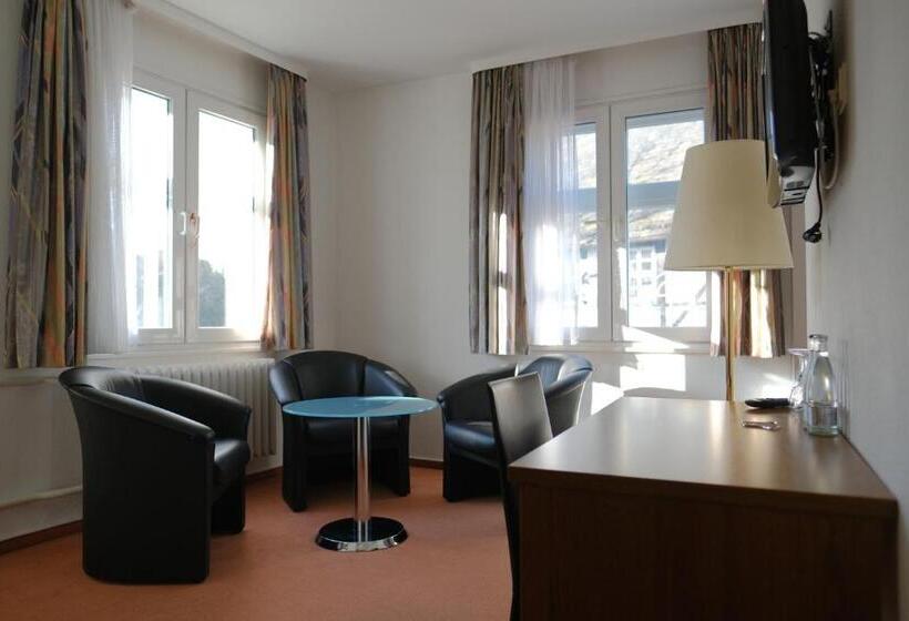 غرفة قياسية ثلاثية, Parkhotel Goldlinde